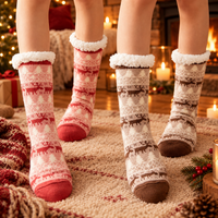 Photo 2 de Chaussettes de Nuit Renne – Chaussettes Moelleuses Antidérapantes